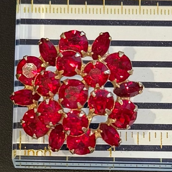 Albert Weiss Red Brooch with Starburst Design - Picture 1 of 6